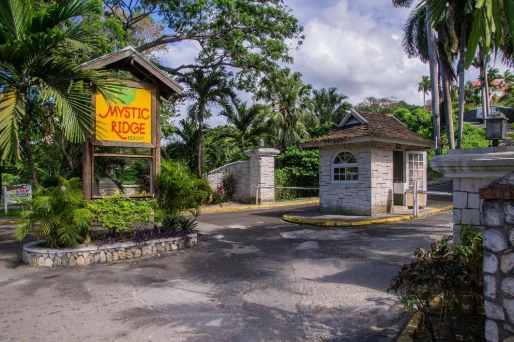 Mystic Ridge Apt 2 Plus 6 Ocho Rios Ngoại thất bức ảnh